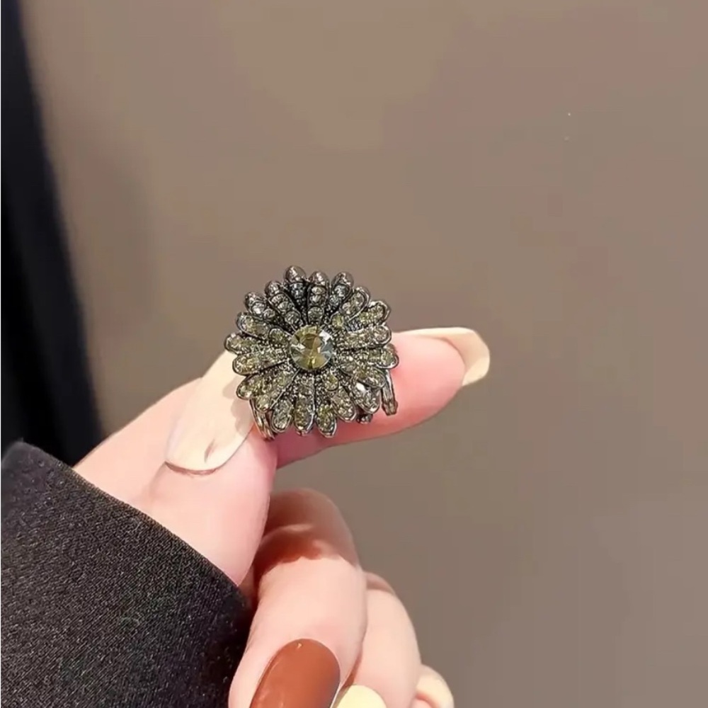 New Elegant Silver Floral Hair Clip